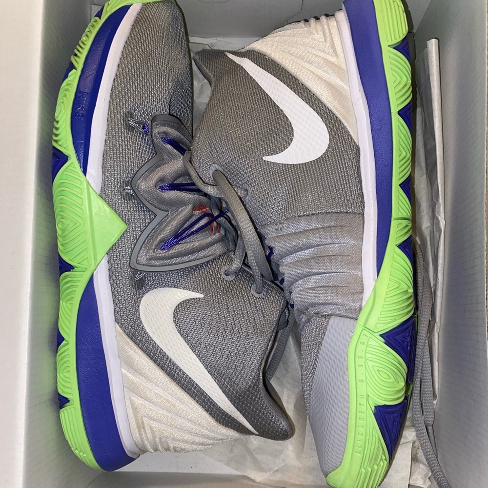 Nike Kyrie 5 Wolf Gray Lime, Size 6Y (5.5 ladies) /2019 Ltd. Edition Kyle Irving
